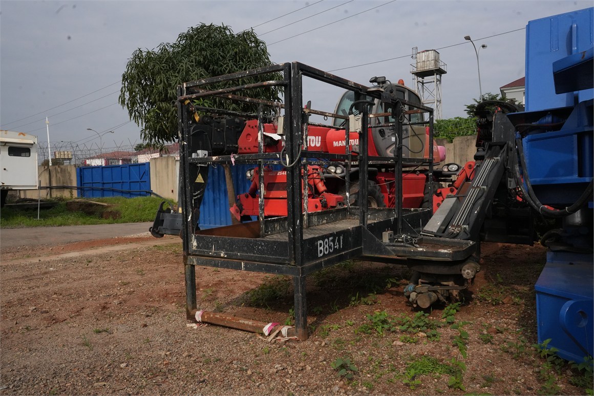 B-8541 Man Basket Forklift MRT2540 300kg