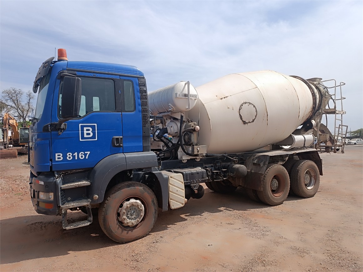 B-8167 Truck Concrete Transport Drum Mixer 9m³ 33.360 6x4