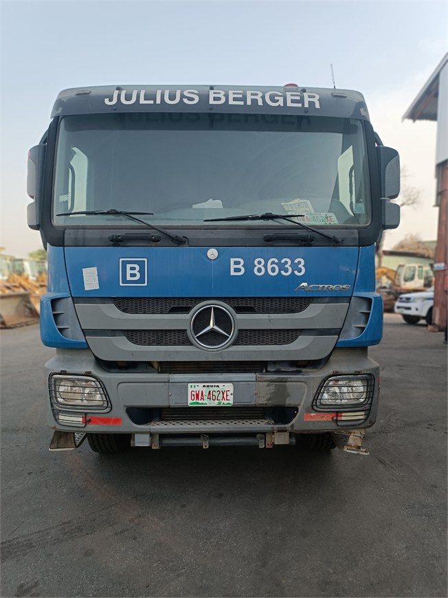 B-8633 Truck Tractor Semi-Trailer 2031 4x2