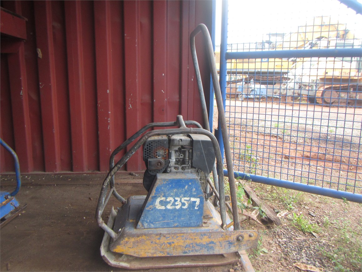 C-2357 Vibrating Plate Compactor 117kg VMF130D 