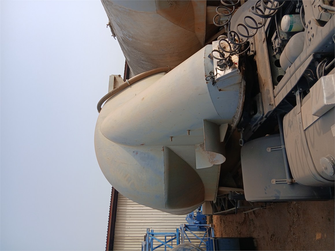B-7899 Semi-Trailer Cement-Silo 38m³ 38.2-3/1 