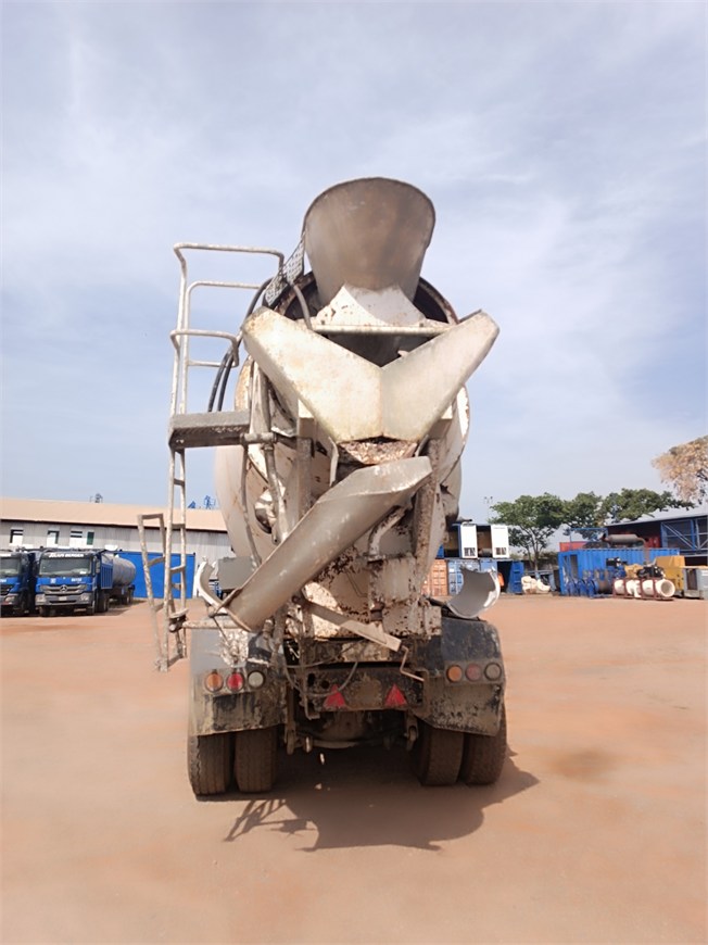 B-8167 Truck Concrete Transport Drum Mixer 9m³ 33.360 6x4