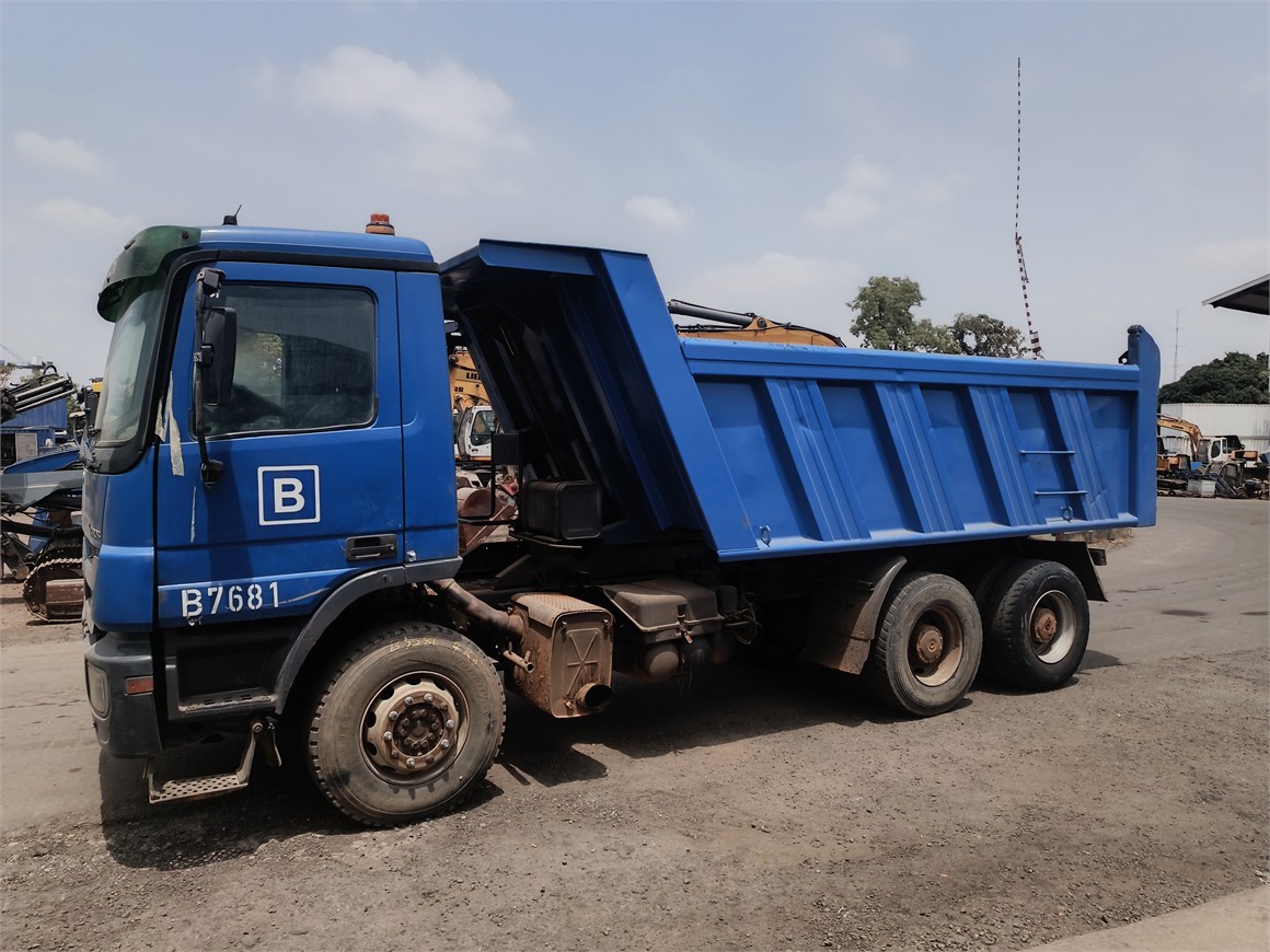B-7681 Truck Rear Tipper 14m³ 3331 6x4