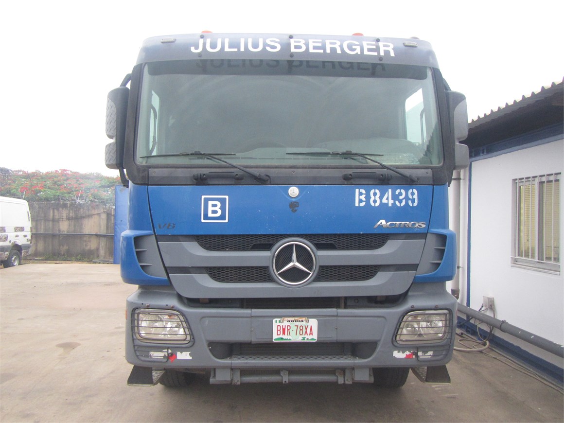 B-8439 Truck Tractor Semi-Trailer 3348M 6x4