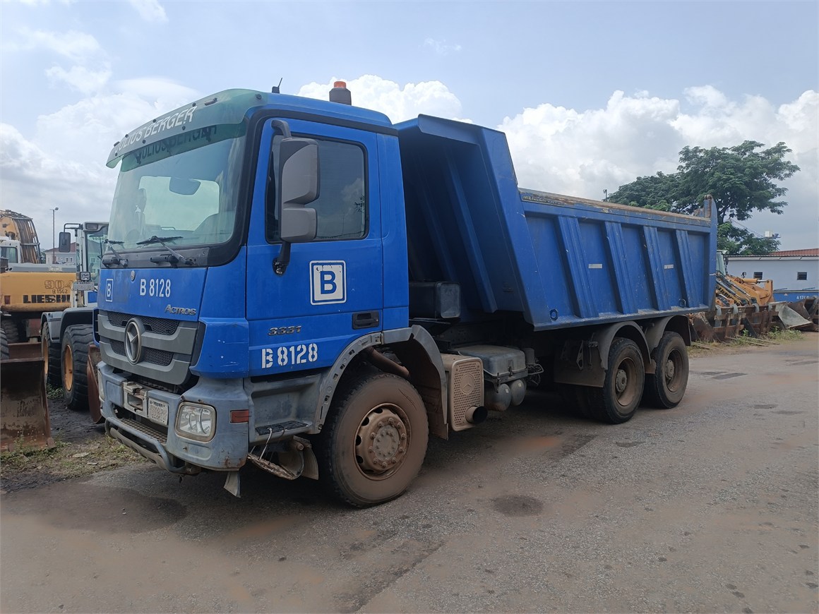 B-8128 Truck Rear Tipper 14m³ 3331 6x4