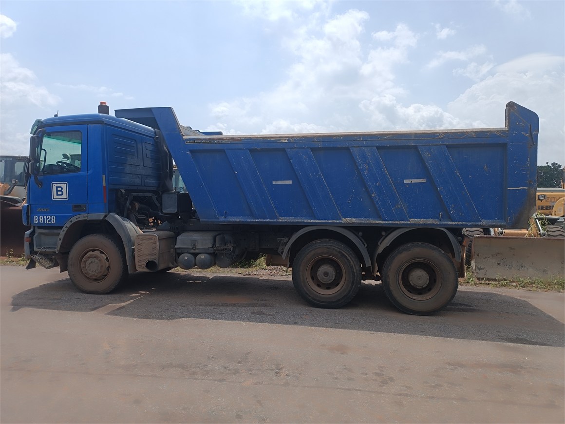 B-8128 Truck Rear Tipper 14m³ 3331 6x4