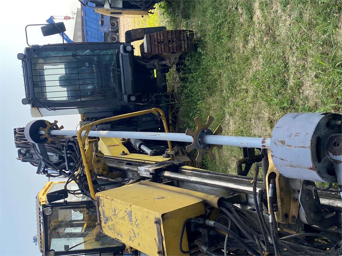 F-1752 Crawler Drilling Machine D7-11/RHS