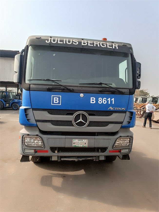 B-8611 Truck Tractor Semi-Trailer 2031 4x2