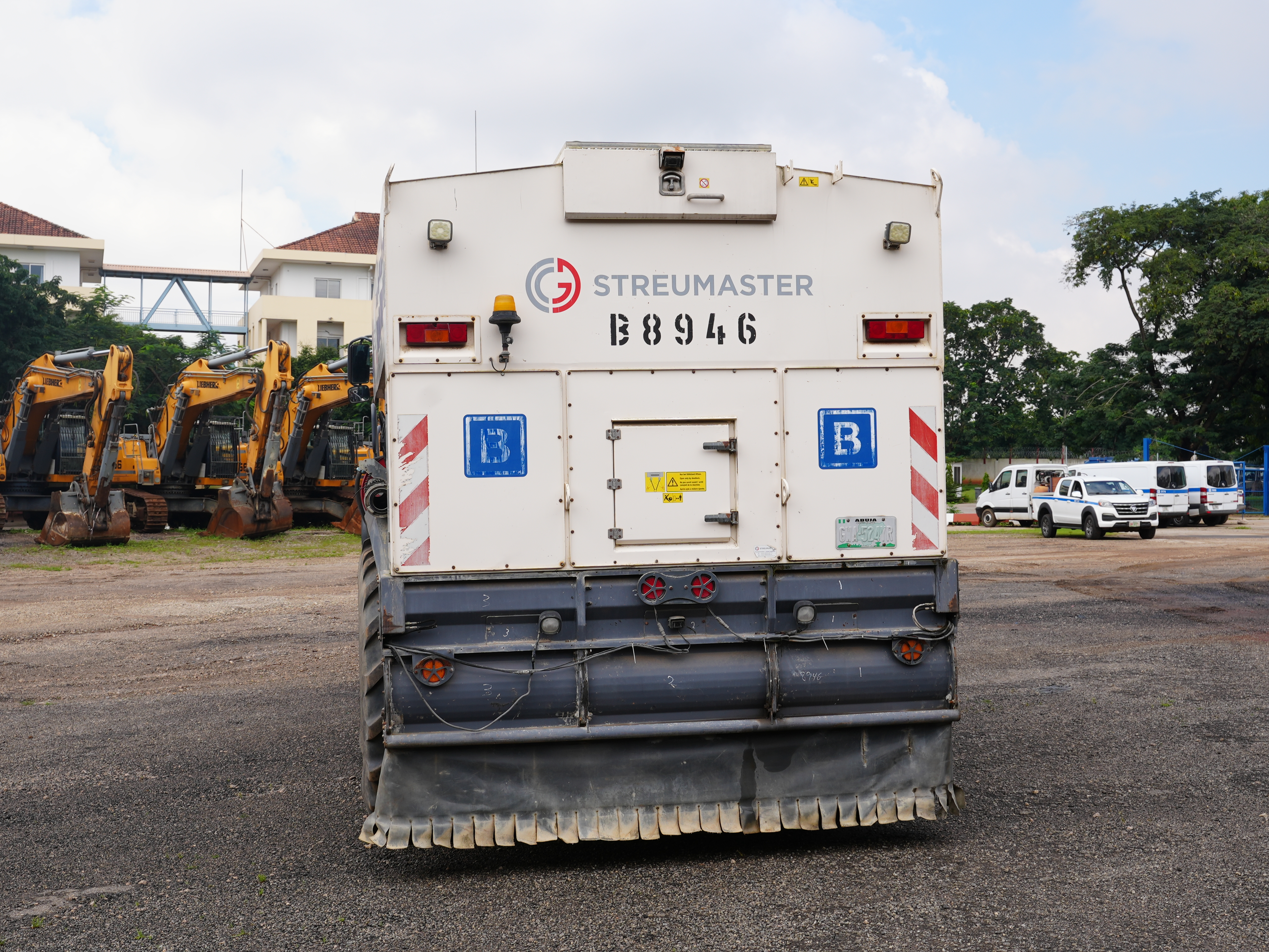 B-8946 Cement Spreader B25E SW 18SC