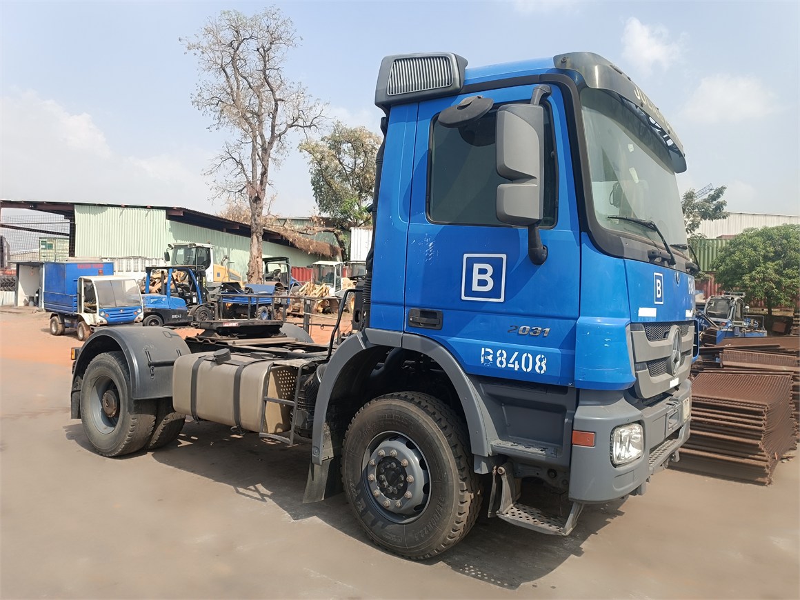 B-8408 Truck Tractor Semi-Trailer 2031 4x2