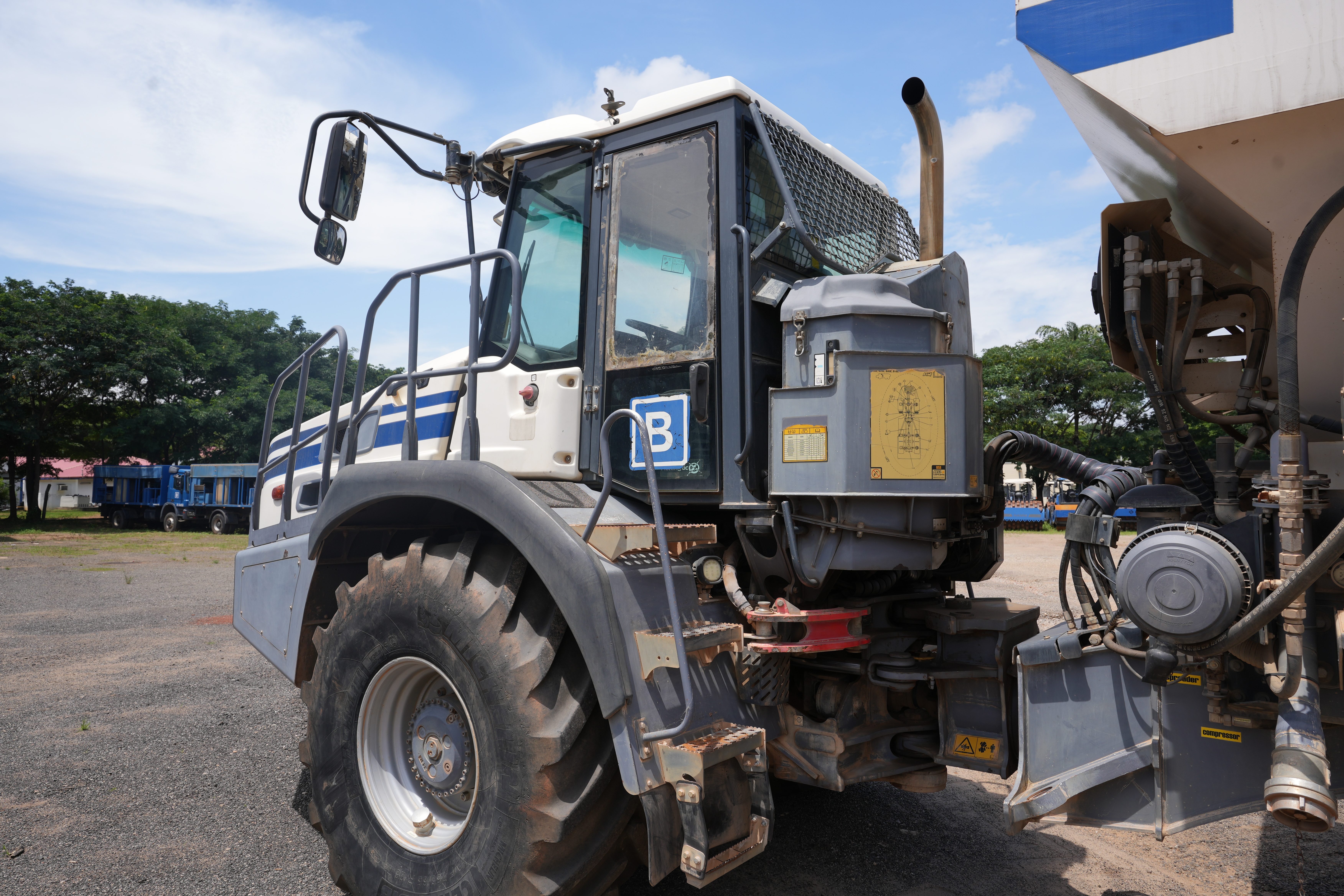 B-8945 Cement Spreader B25E SW 18SC