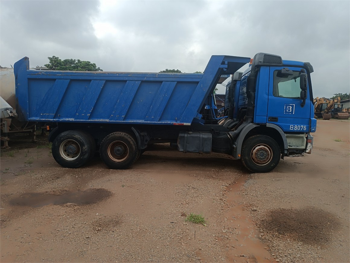B-8076 Truck Rear Tipper 14m³ 3331 6x4
