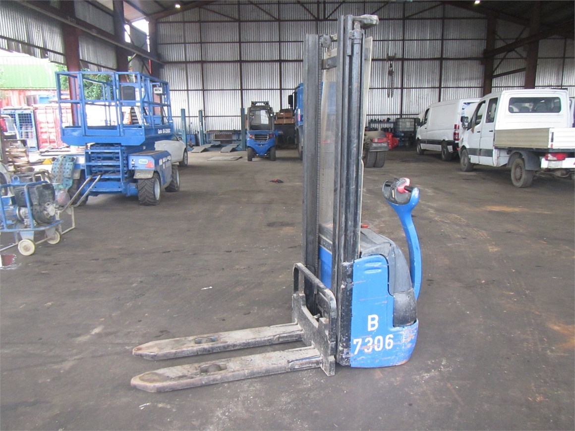 B-7306 Warehouse Electrical Towbar Forklift L12