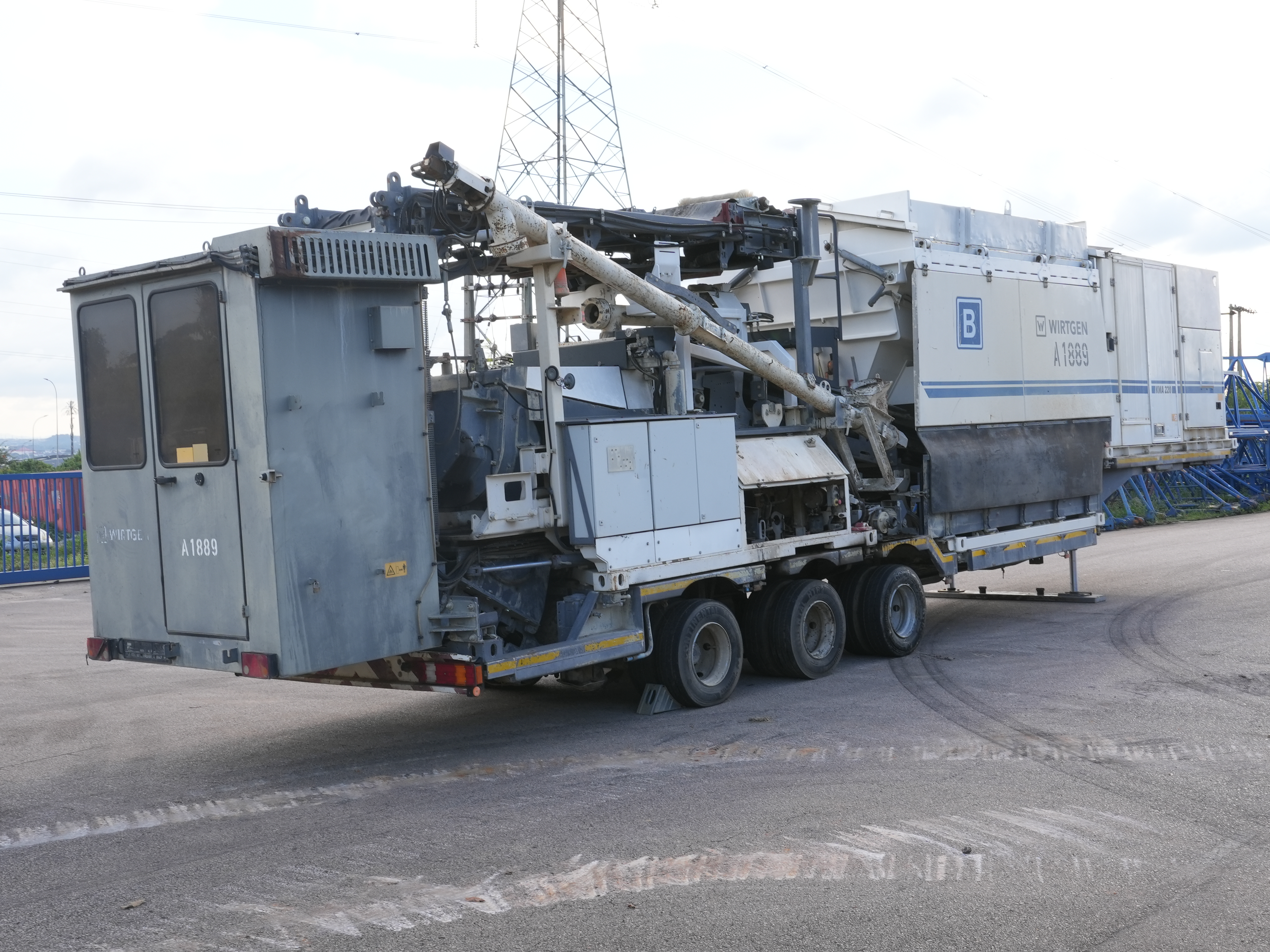 A-1889 Asphalt Mobile Cold Recycling Mixing Plant KMA 220