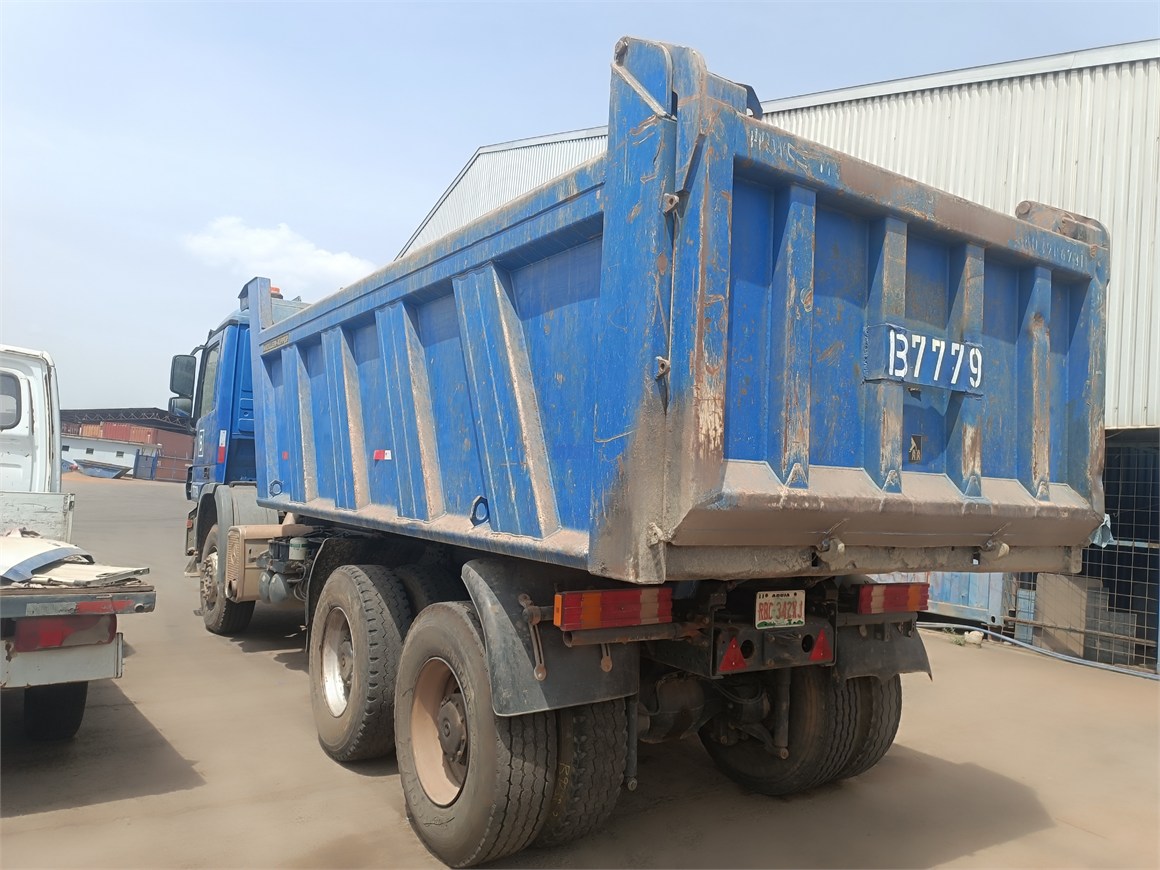 B-7779 Truck Rear Tipper 14m³ 3331 6x4