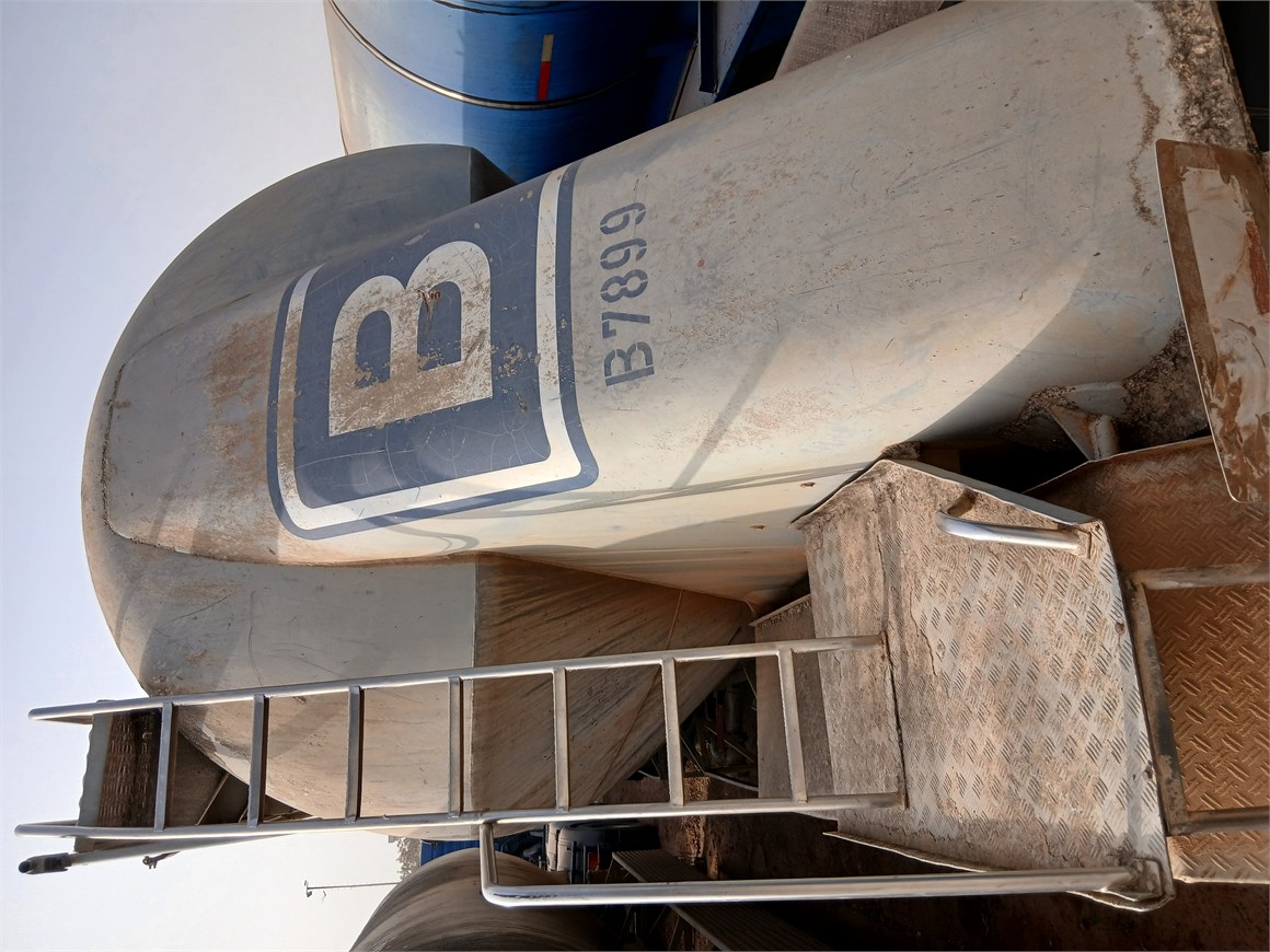B-7899 Semi-Trailer Cement-Silo 38m³ 38.2-3/1 