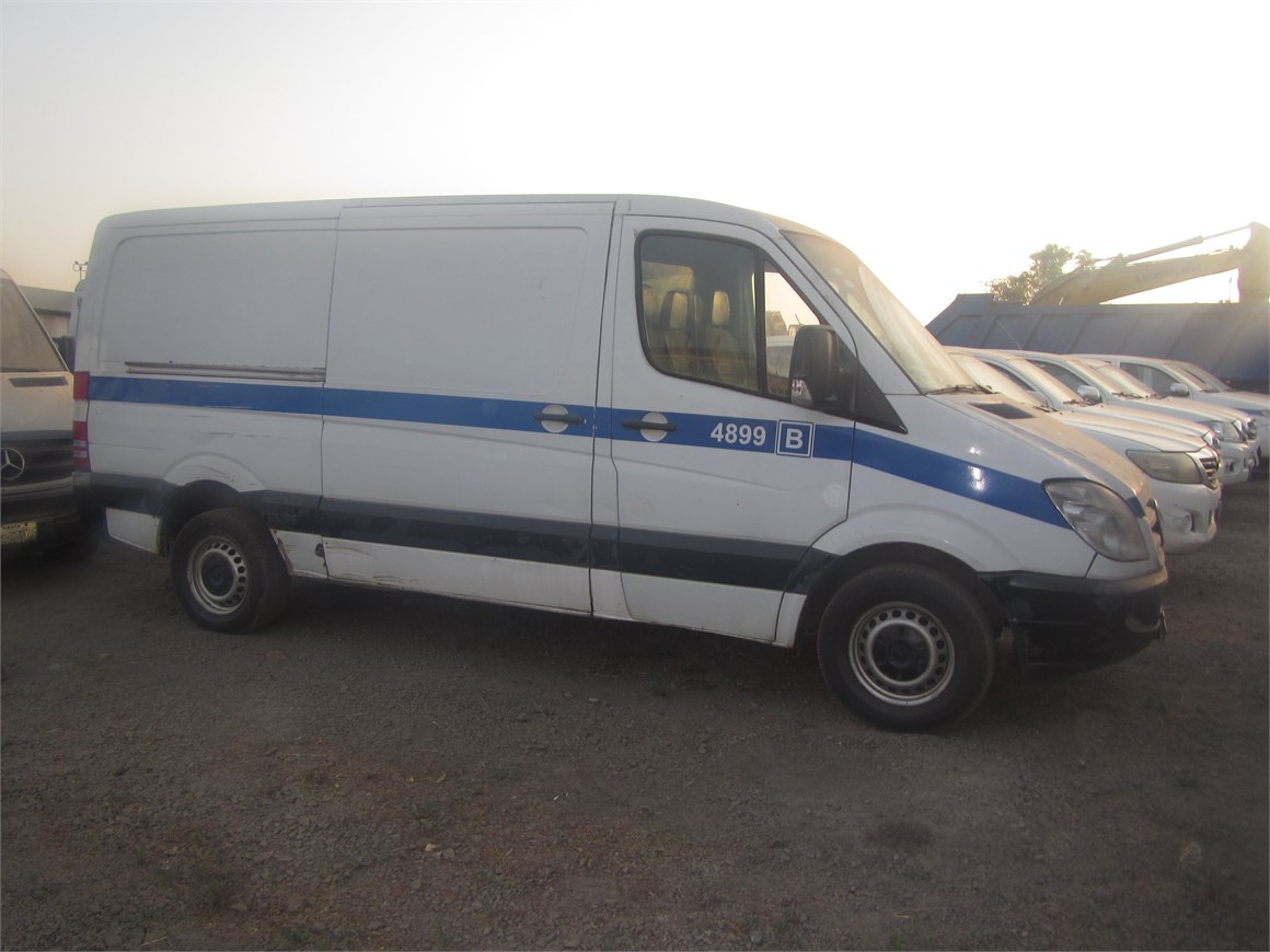 U-4899 Cargo Van Sprinter 309
