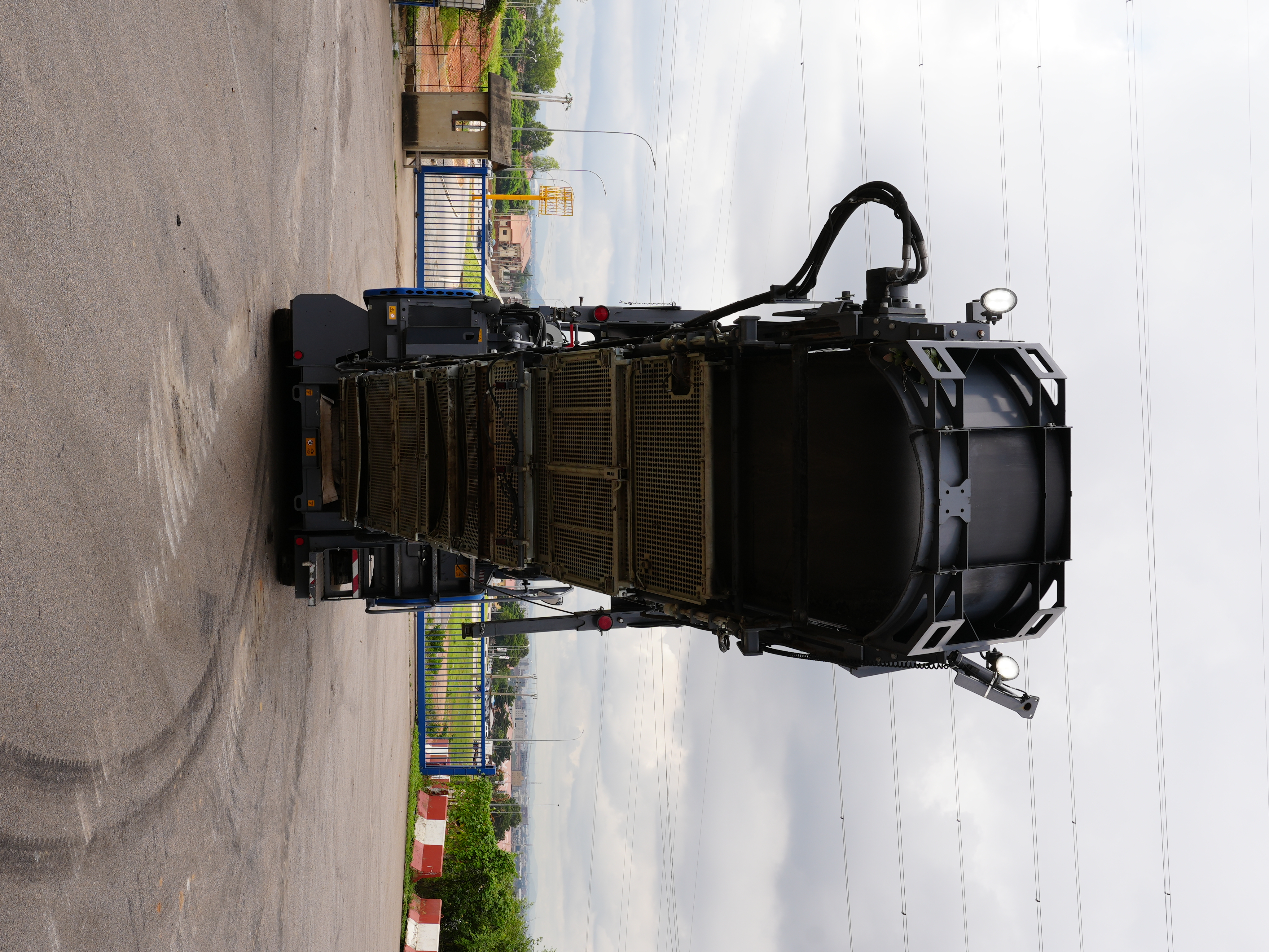 E-688 Crawler Asphalt Feeder MT3000-3