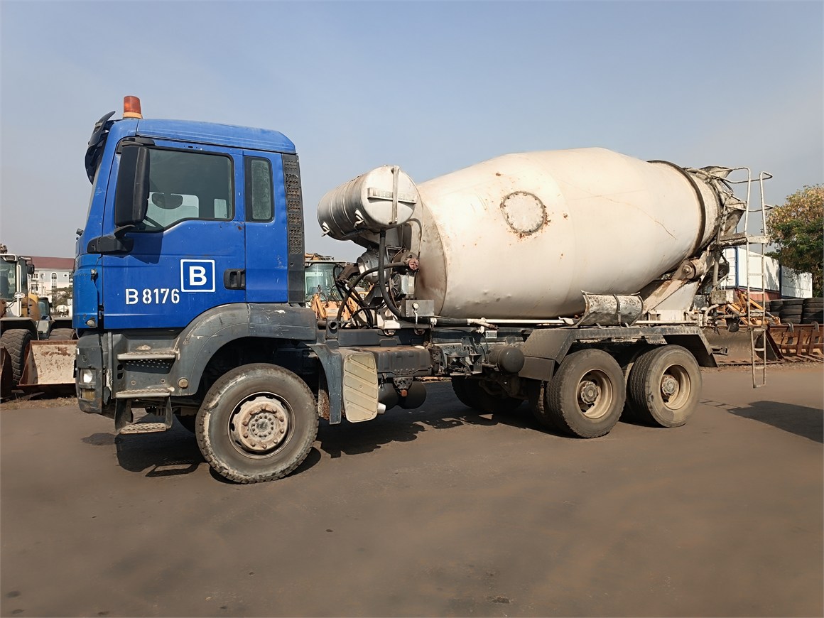 B-8176 Truck Concrete Transport Drum Mixer 9m³ 33.360 6x4