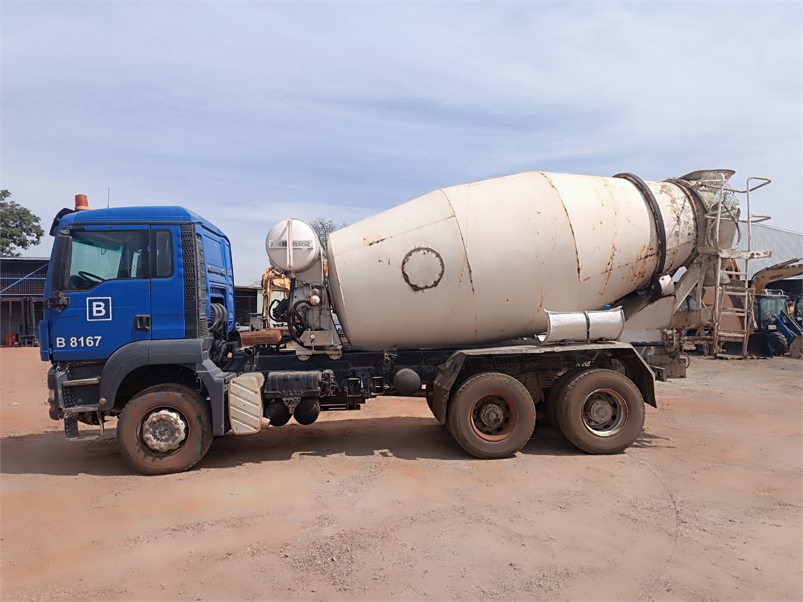 B-8167 Truck Concrete Transport Drum Mixer 9m³ 33.360 6x4