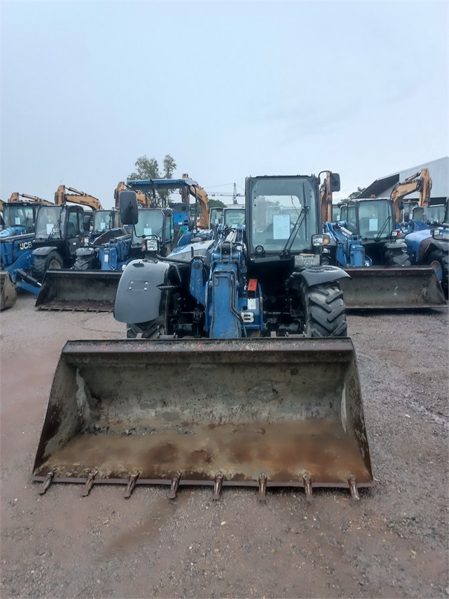 B-8232 RT Telescopic Forklift 535-95