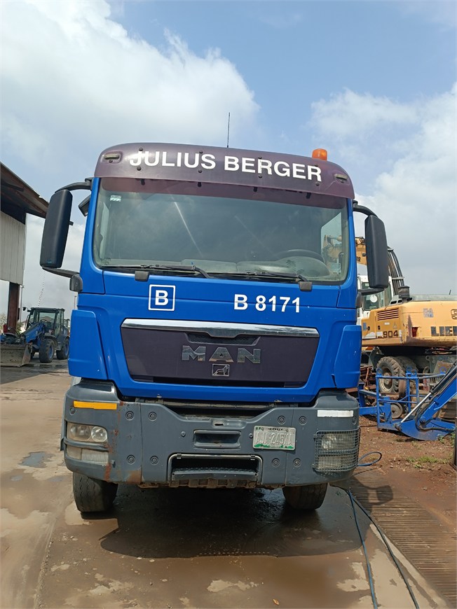 B-8171 Truck Concrete Transport Drum Mixer 9m³ 33.360 6x4