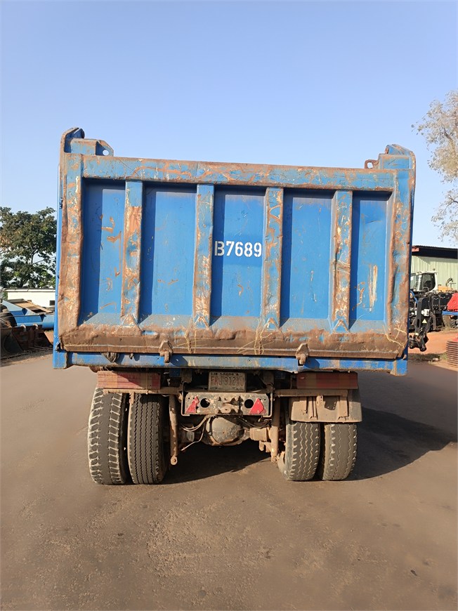B-7689 Truck Rear Tipper 14m³ 3331 6x4