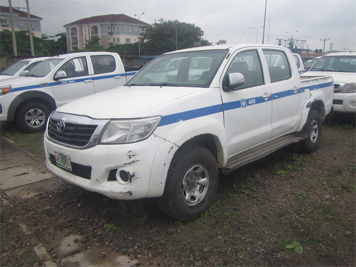U-4606 Pick-Up Hilux 2,5D