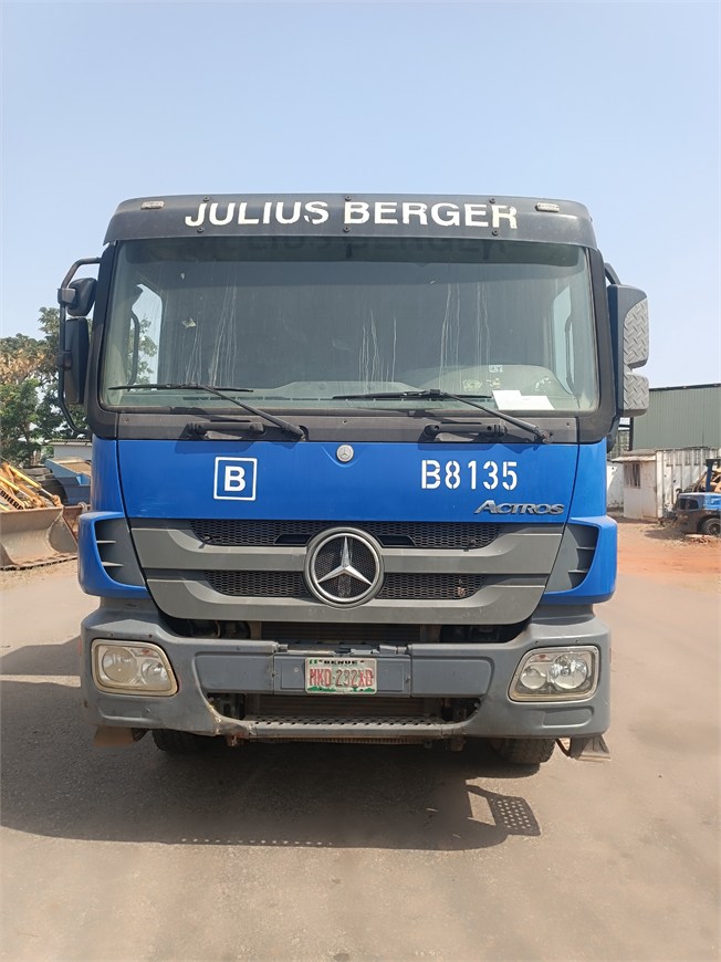 B-8135 Truck Rear Tipper 14m³ 3331 6x4