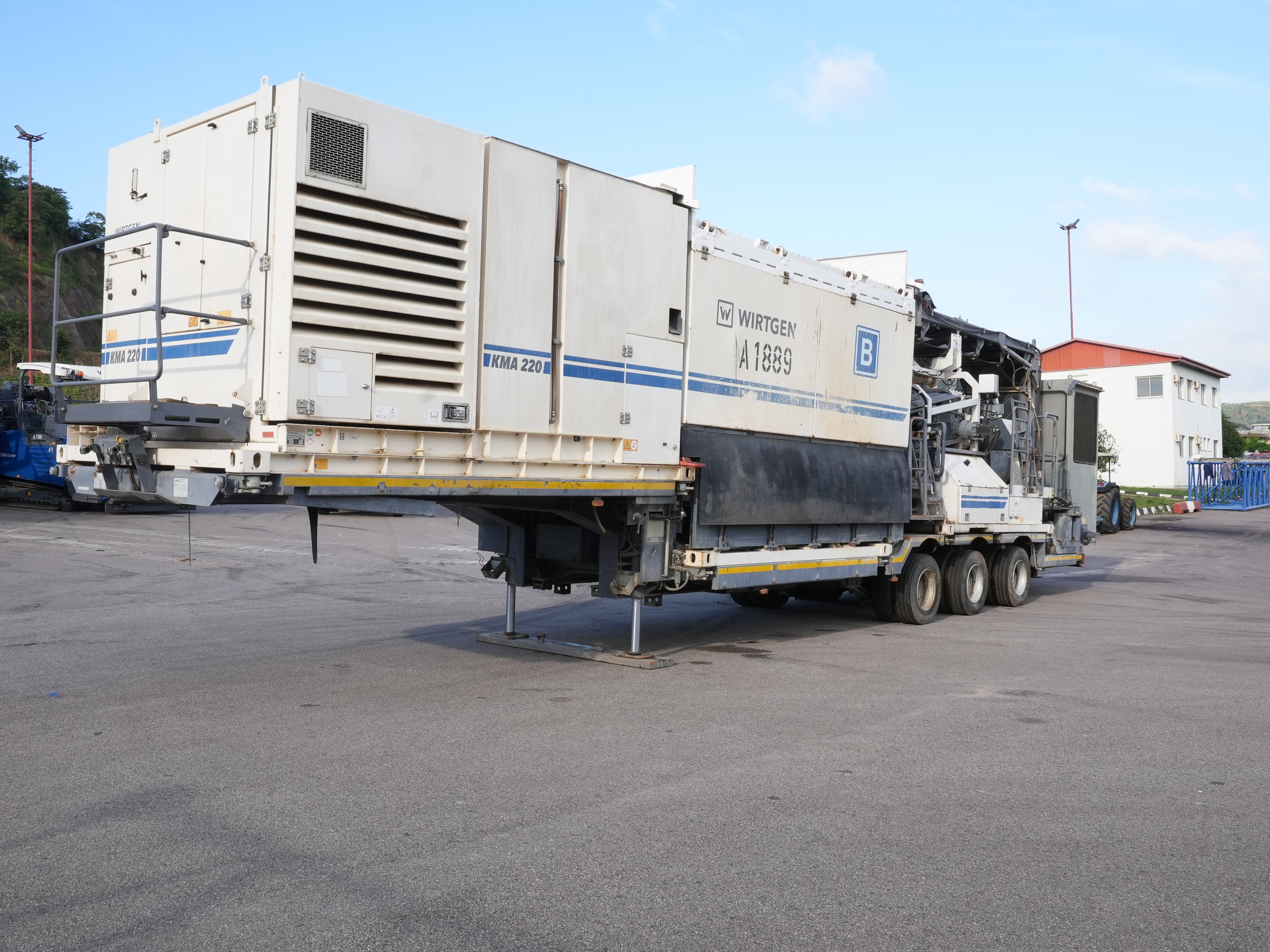 A-1889 Asphalt Mobile Cold Recycling Mixing Plant KMA 220