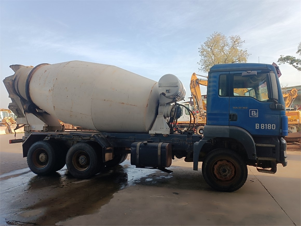 B-8180 Truck Concrete Transport Drum Mixer 9m³ 33.360 6x4