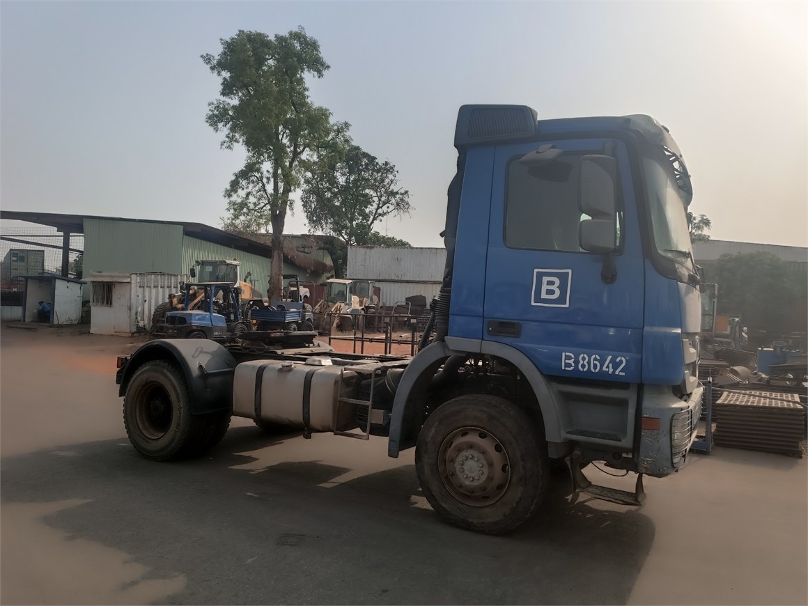 B-8642 Truck Tractor Semi-Trailer 2031 4x2