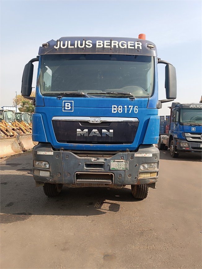 B-8176 Truck Concrete Transport Drum Mixer 9m³ 33.360 6x4