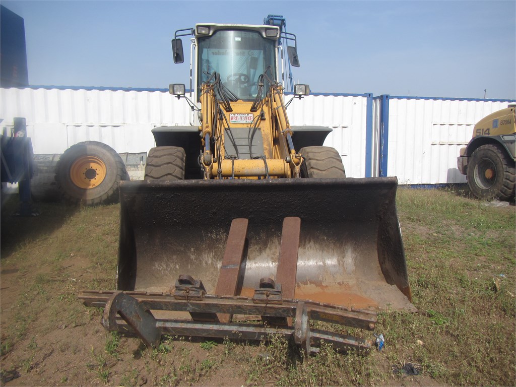 B-7561 EM Tool Carrier L514 1.4m³ & Fork B-7561 EM Tool Carrier L514 1.4m³ & Fork