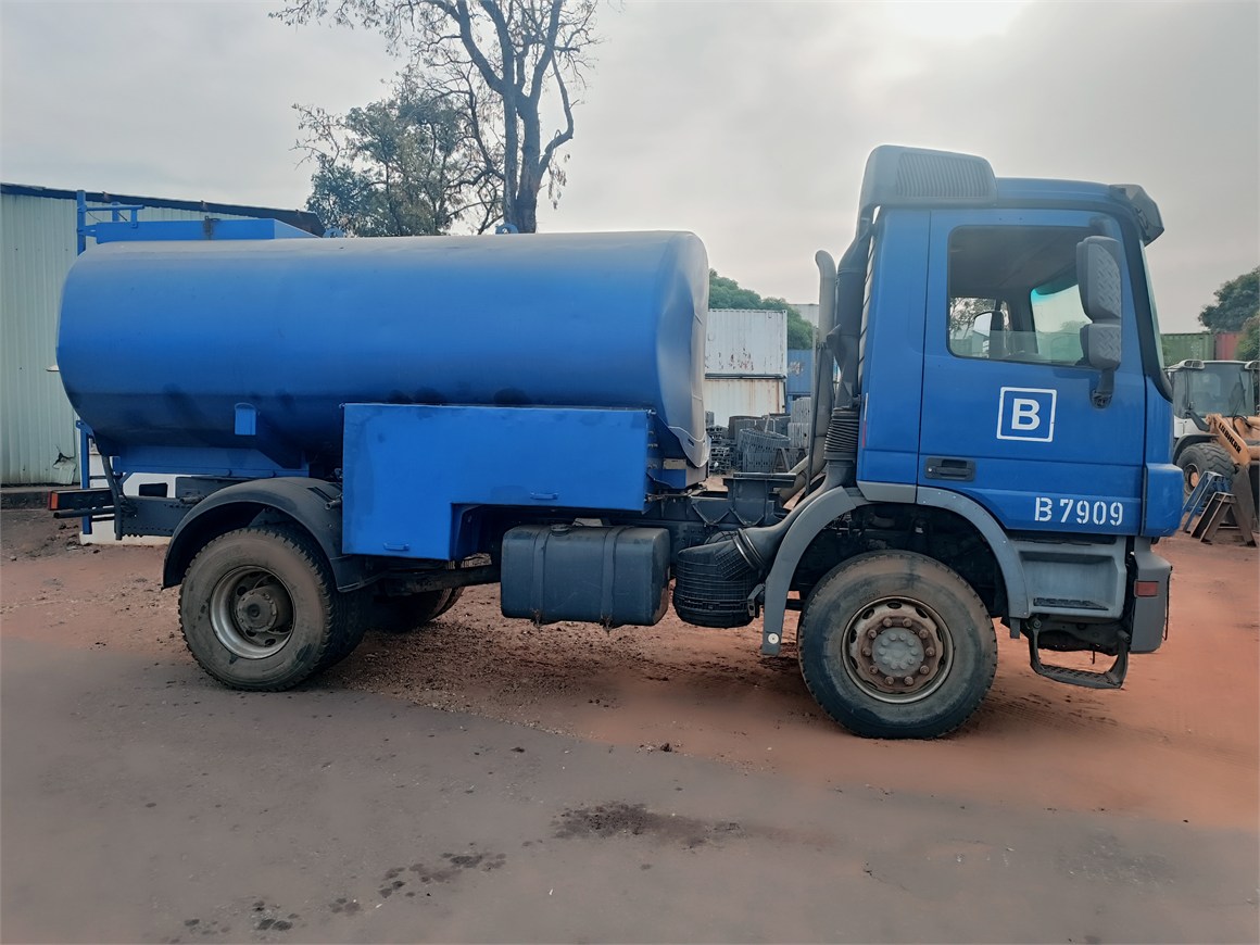 B-7909 Truck Diesel Tanker 12m³ 2031 4x2
