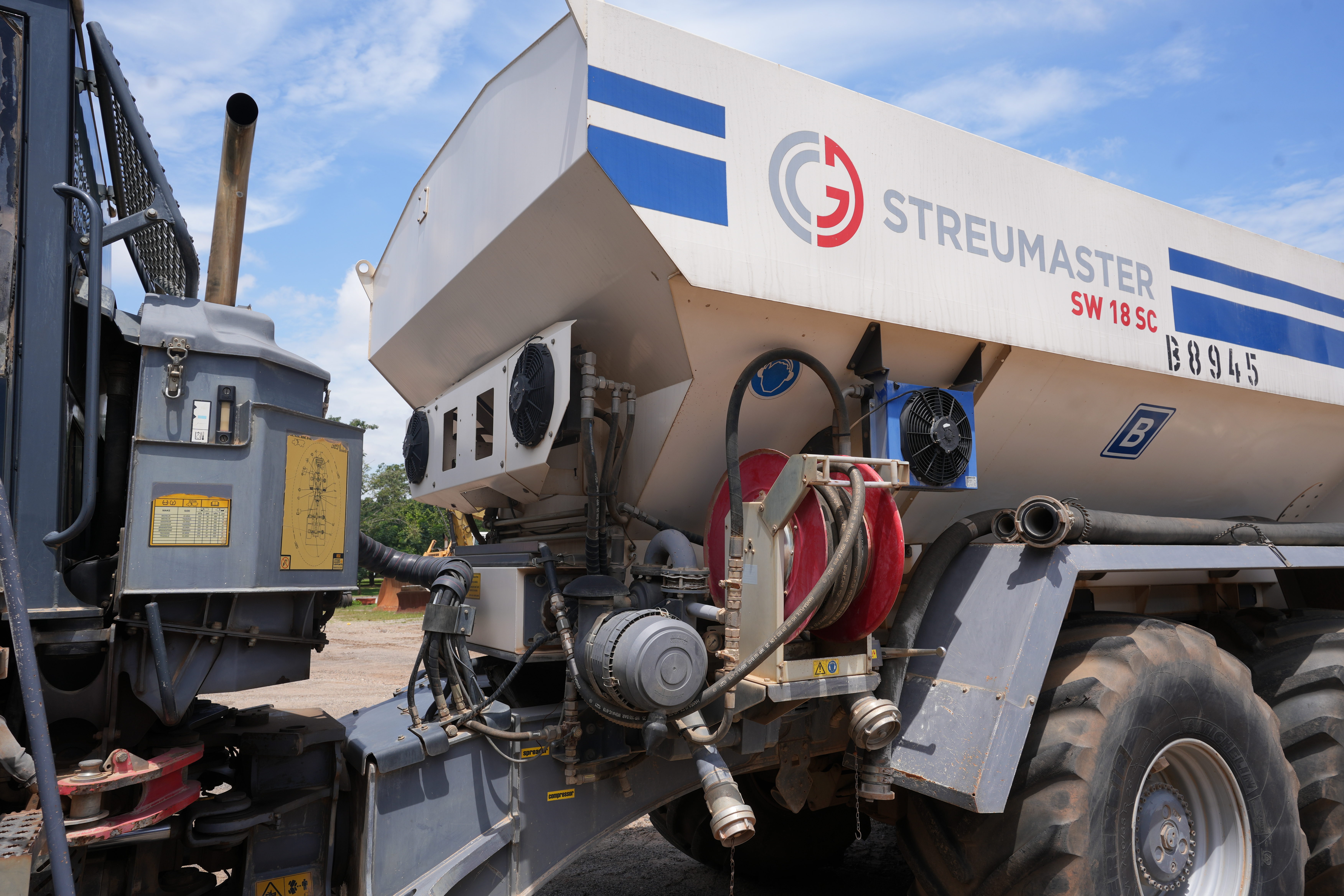 B-8945 Cement Spreader B25E SW 18SC