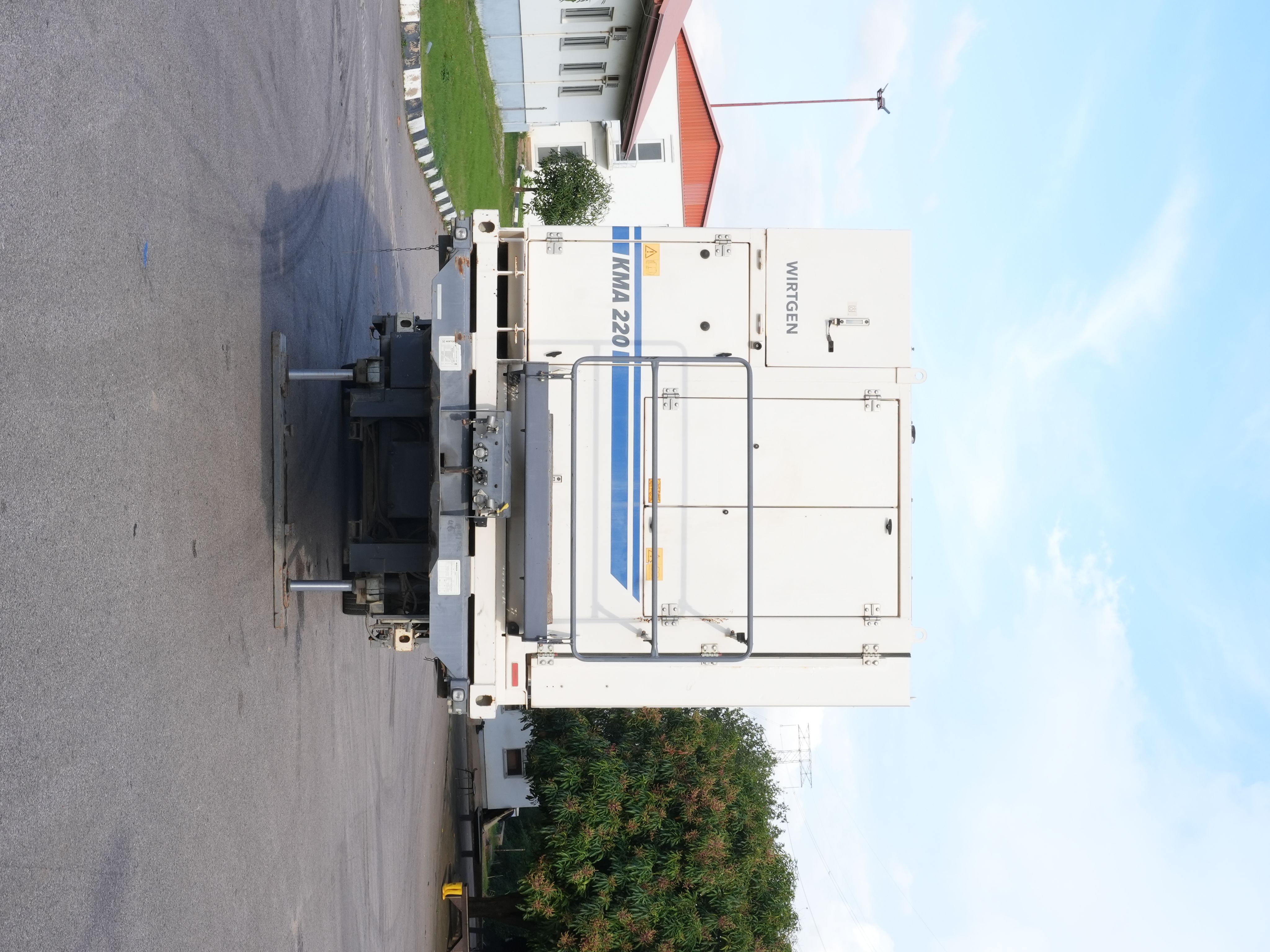 A-1889 Asphalt Mobile Cold Recycling Mixing Plant KMA 220