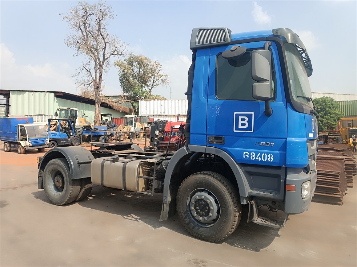 B-8408 Truck Tractor Semi-Trailer 2031 4x2