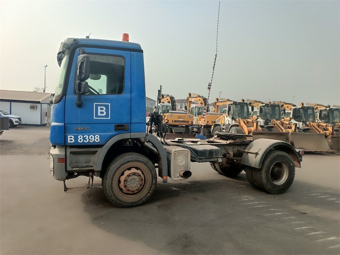 B-8398 Truck Tractor Semi-Trailer 2031 4x2