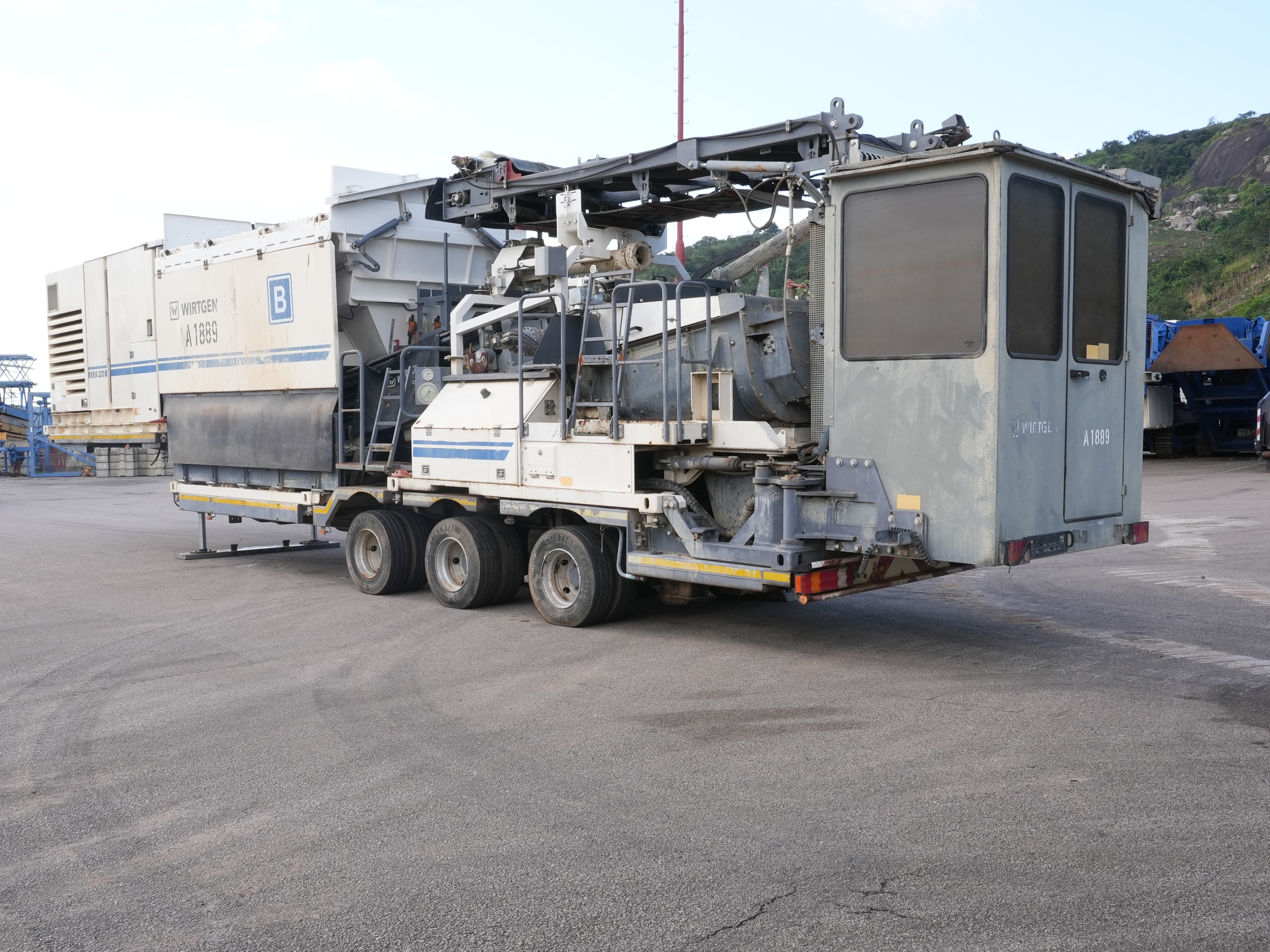 A-1889 Asphalt Mobile Cold Recycling Mixing Plant KMA 220