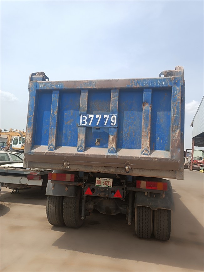 B-7779 Truck Rear Tipper 14m³ 3331 6x4