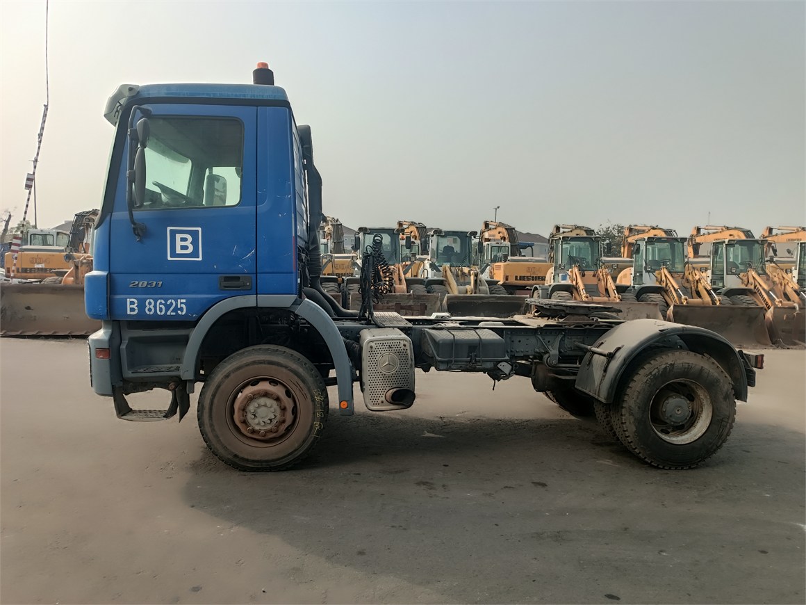 B-8625 Truck Tractor Semi-Trailer 2031 4x2