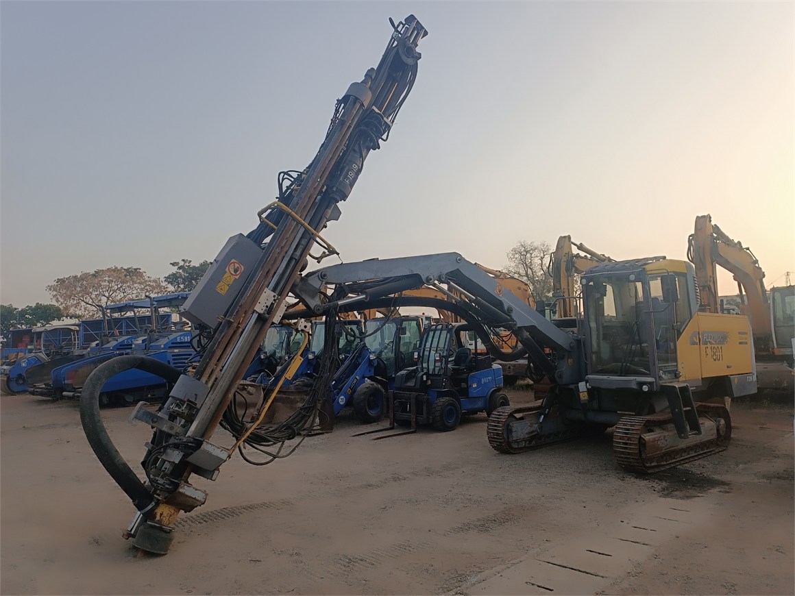 F-1801 Crawler Drilling Machine D7-11/RHS