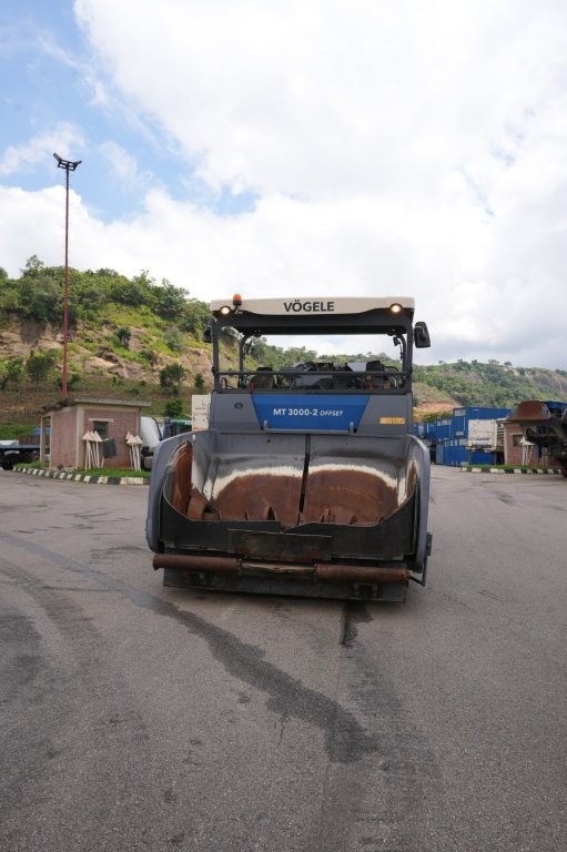 E-649 Crawler Asphalt Feeder MT3000-2