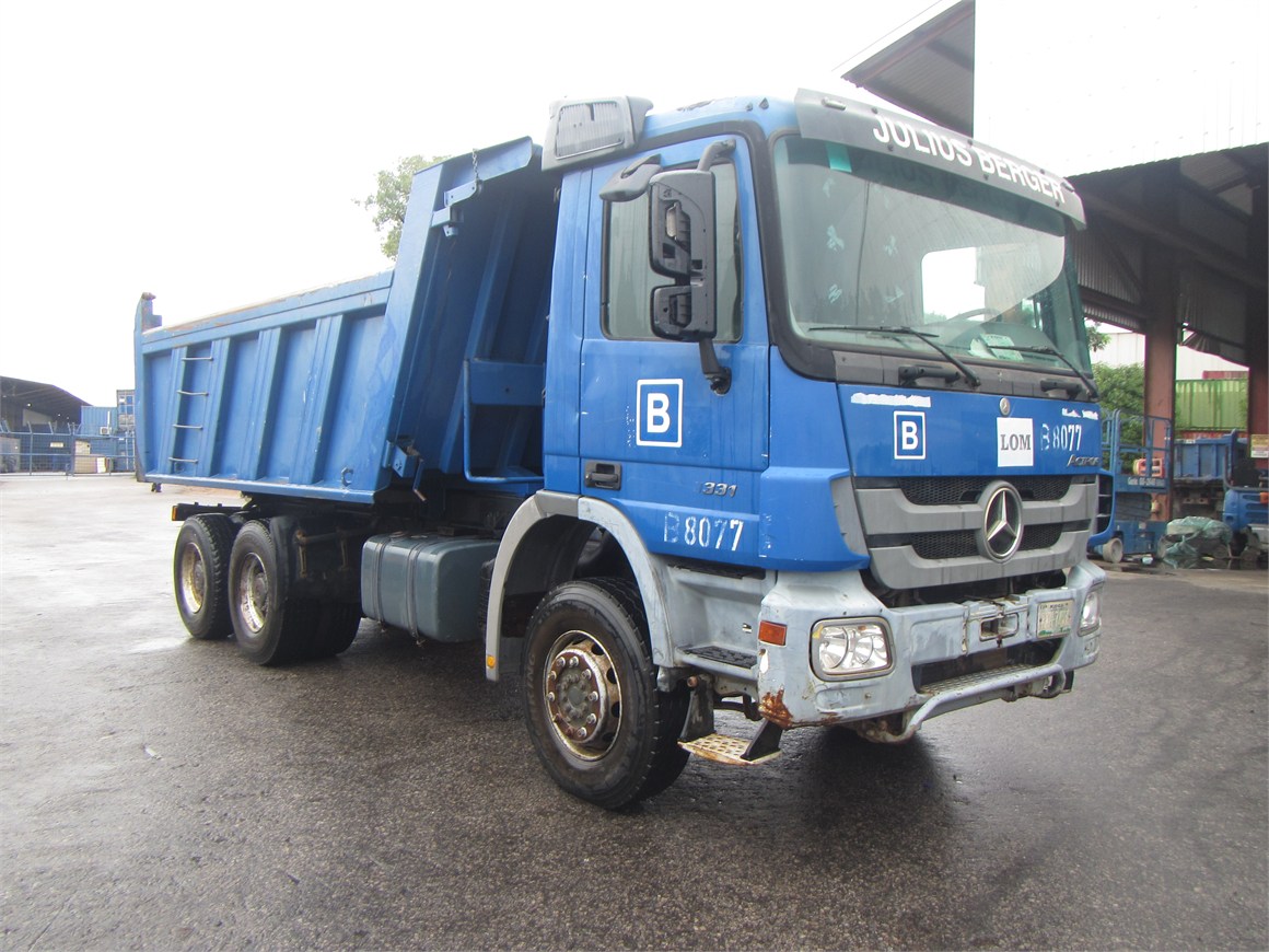 B-8077 Truck Rear Tipper 14m³ 3331 6x4