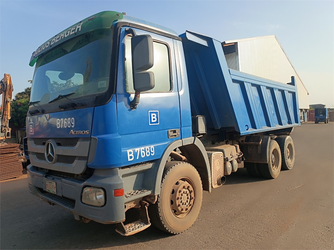 B-7689 Truck Rear Tipper 14m³ 3331 6x4
