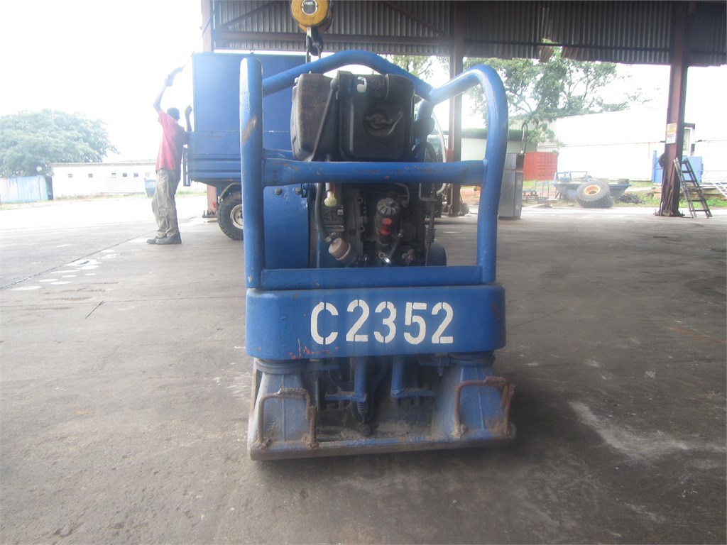 C-2352 Vibrating Plate 620 kg ATS6002 C-2352 Vibrating Plate 620 kg ATS6002
