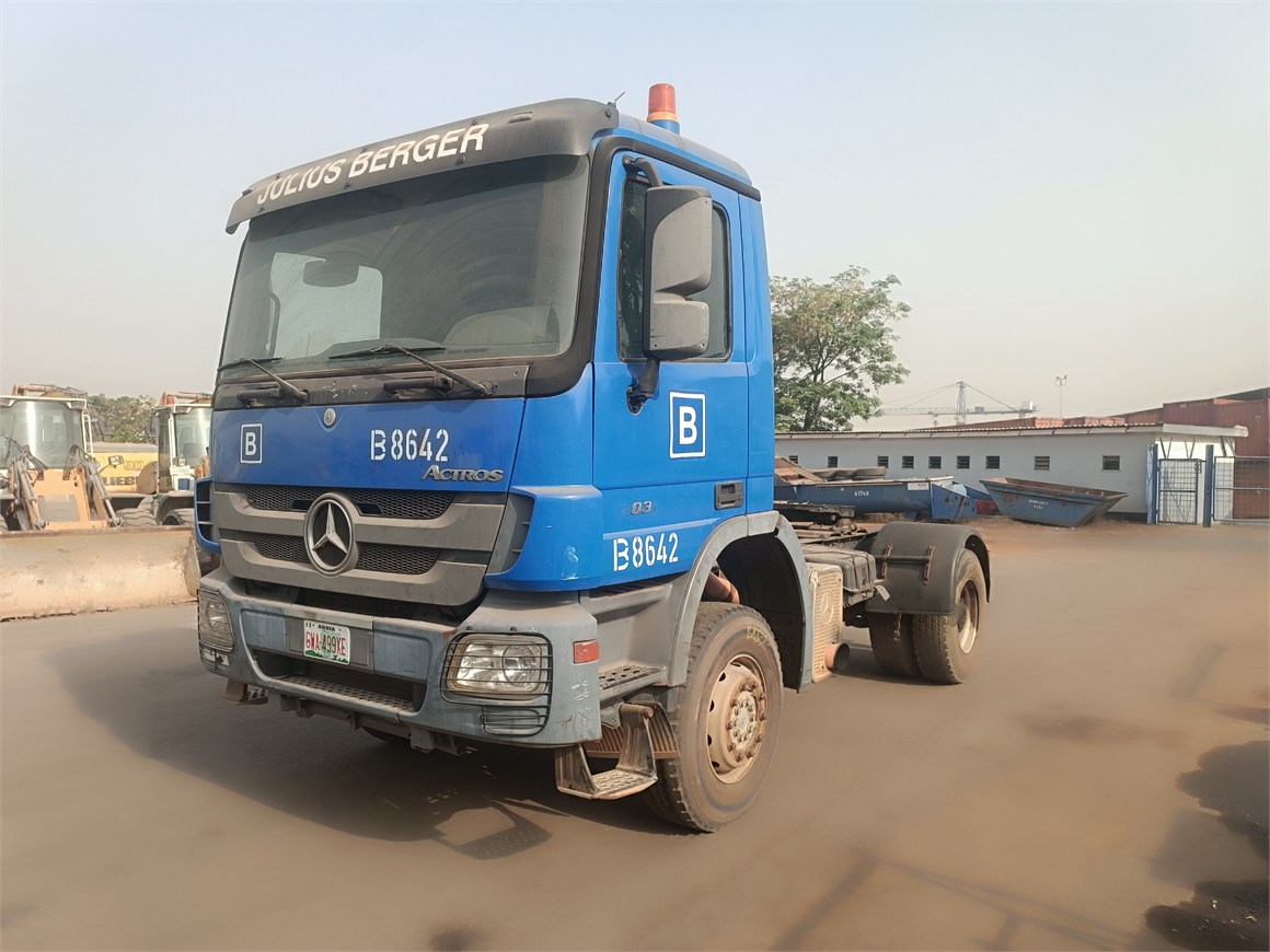 B-8642 Truck Tractor Semi-Trailer 2031 4x2