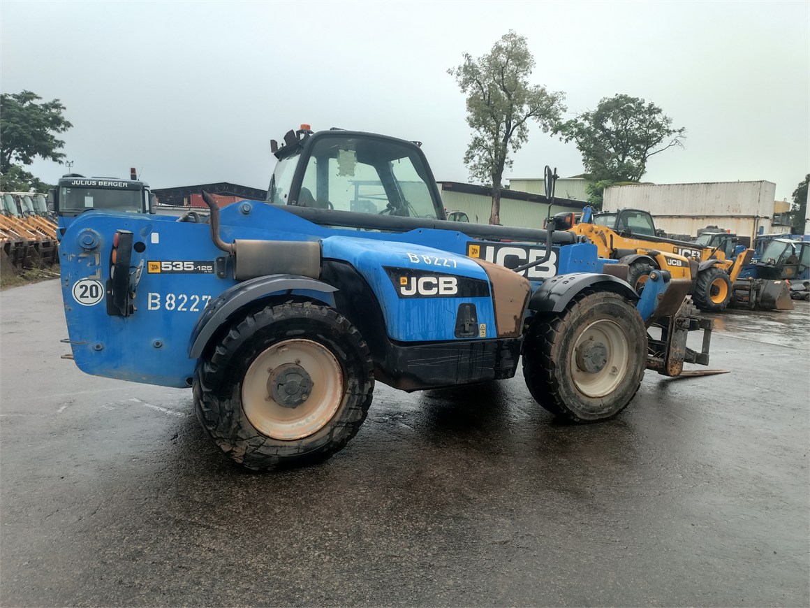 B-8227 RT Telescopic Forklift 535-125
