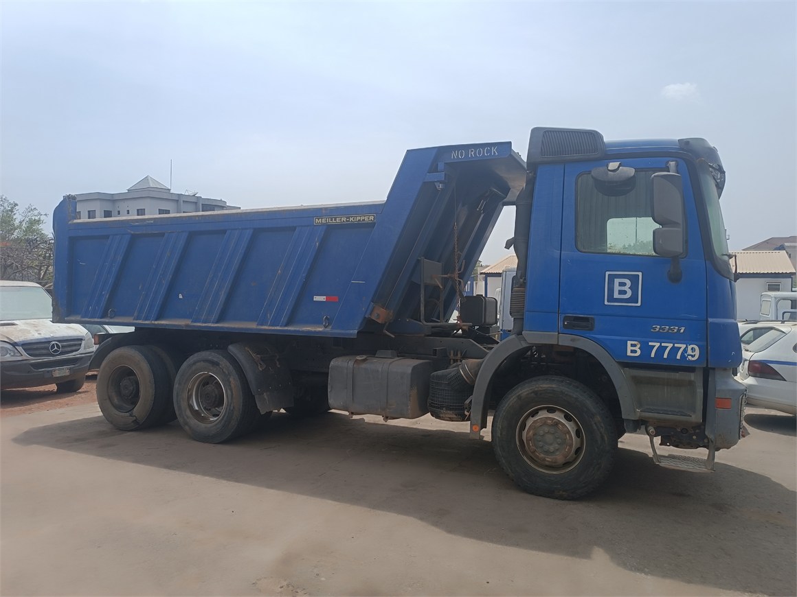 B-7779 Truck Rear Tipper 14m³ 3331 6x4